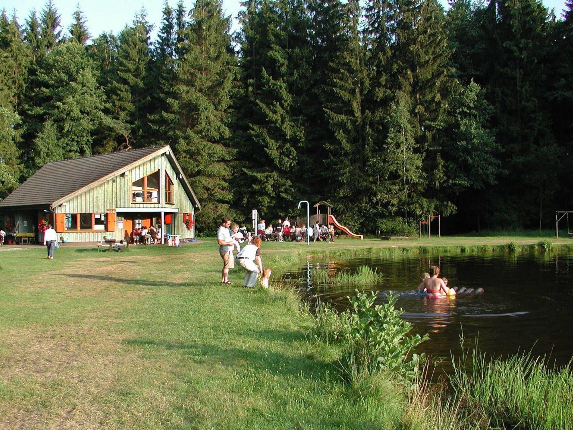 Antjes Schmankerlhotel Und Restaurant Tröstau Buitenkant foto