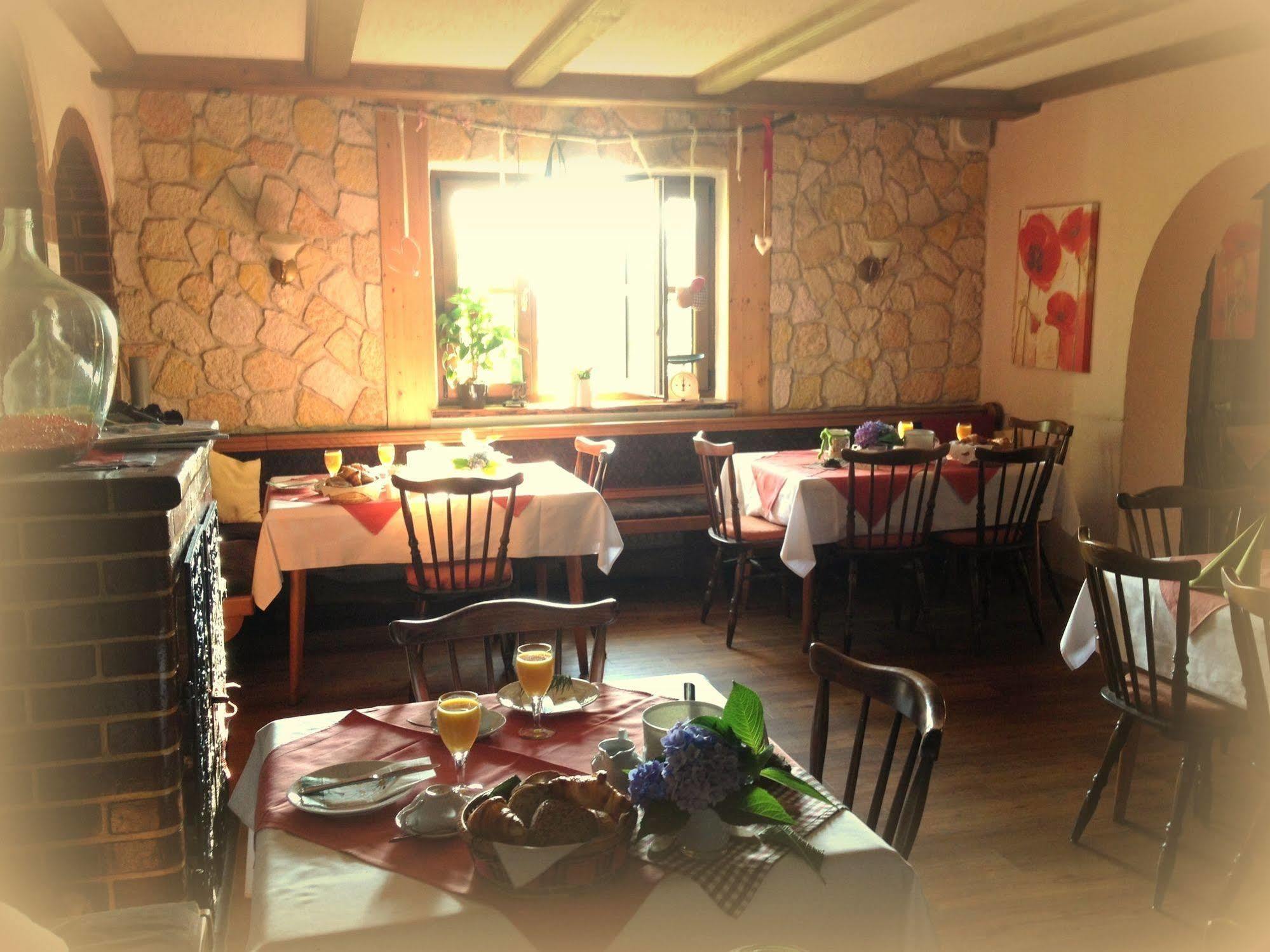 Antjes Schmankerlhotel Und Restaurant Tröstau Buitenkant foto