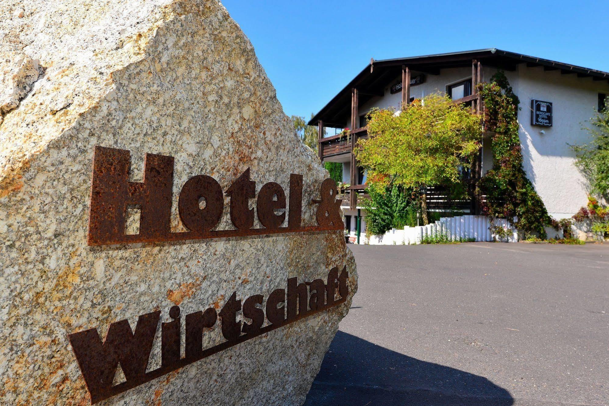 Antjes Schmankerlhotel Und Restaurant Tröstau Buitenkant foto