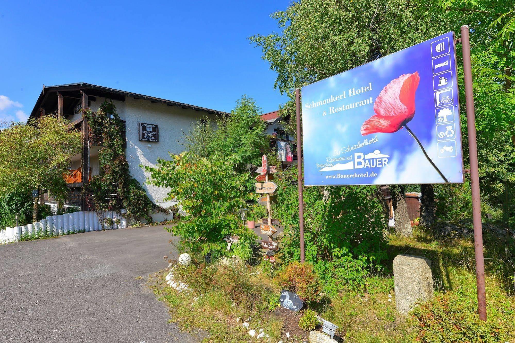 Antjes Schmankerlhotel Und Restaurant Tröstau Buitenkant foto